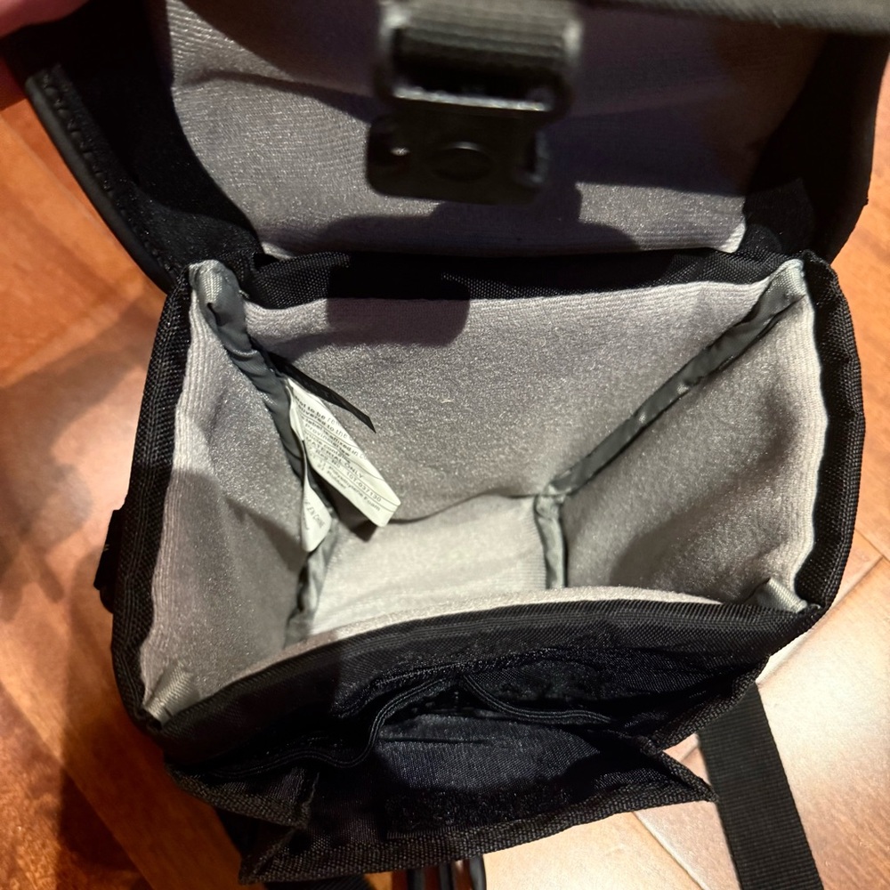 Lowepro - Camera Bag - Picture 2 of 6
